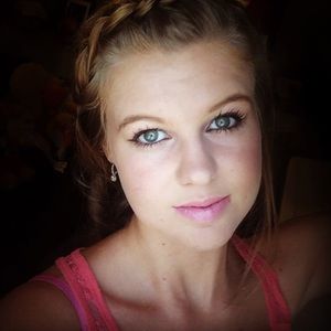 Meet your Posher, Kelli